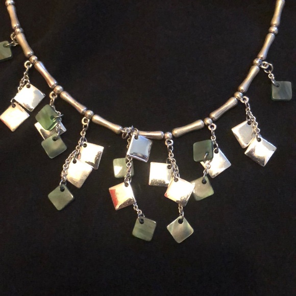 🎉HP🎉🆕🌿Green and Silver Dangle Necklace🌿 - Picture 2 of 4